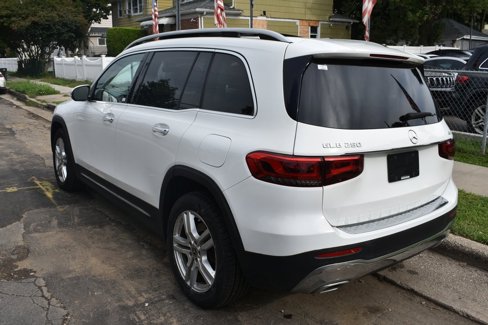 Used 2021 Mercedes-Benz GLB 250 4MATIC w/ Premium Package image 7