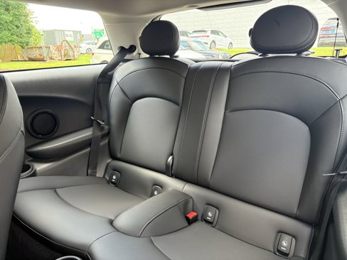 Used 2021 MINI Cooper SE w/ 6.5" Touchscreen Package image 23