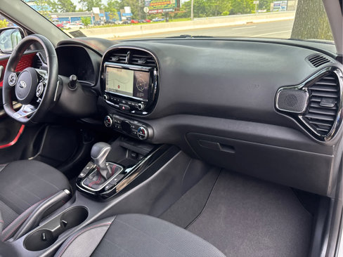 Used 2021 Kia Soul Turbo image 32