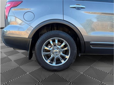 Used 2013 Ford Explorer XLT image 14