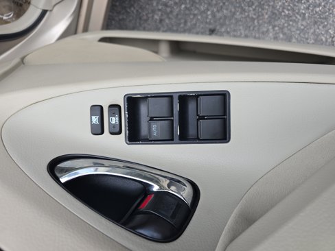 Used 2009 Toyota Camry LE image 25