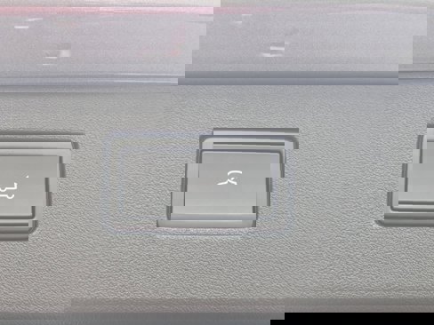 New 2025 Volkswagen Tiguan SE image 31