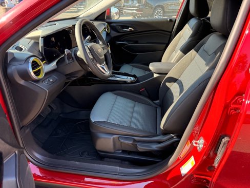 New 2026 Chevrolet Trax LT w/ Driver Confidence Package image 5