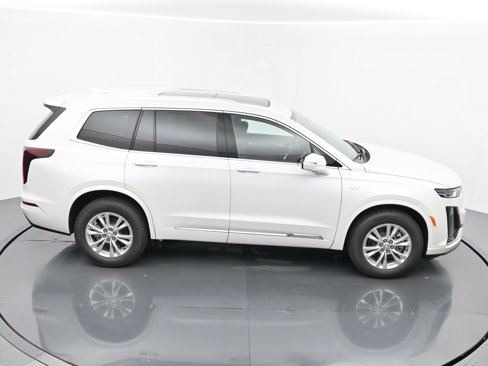 New 2025 Cadillac XT6 Luxury image 28