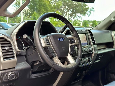 Used 2020 Ford F150 Lariat w/ Equipment Group 501A Mid image 26