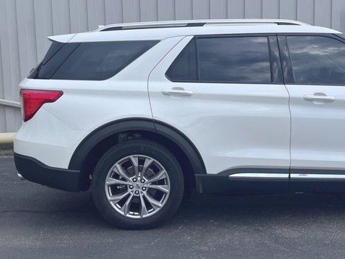 Used 2022 Ford Explorer Limited w/ Equipment Group 301A image 17
