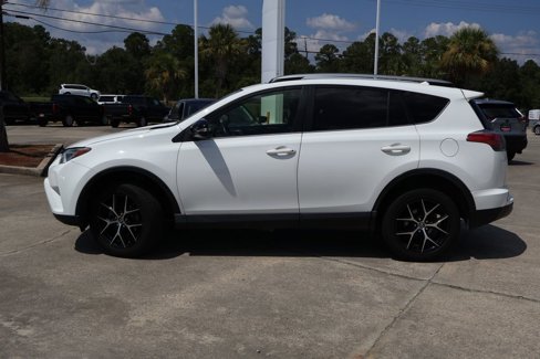 Used 2018 Toyota RAV4 SE image 24