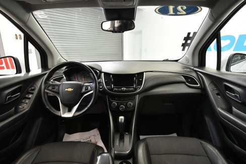 Used 2021 Chevrolet Trax LT w/ Sport Edition image 17