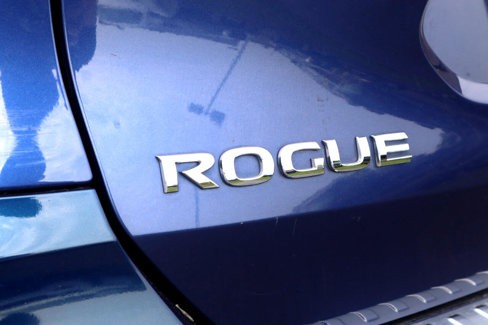 Used 2018 Nissan Rogue S image 23