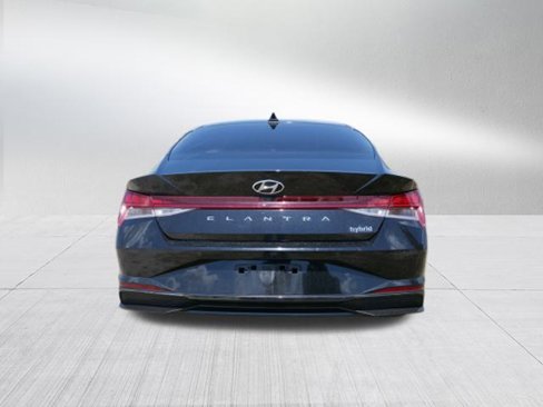 Used 2023 Hyundai Elantra Limited image 4