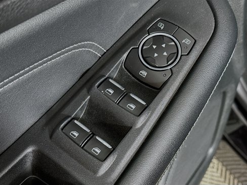 Used 2022 Ford Edge Titanium image 17