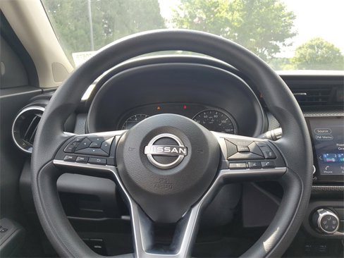 Used 2024 Nissan Kicks SV image 21
