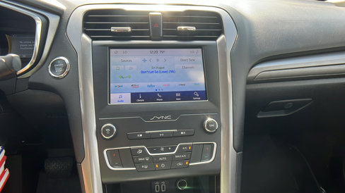 Used 2020 Ford Fusion SE image 30