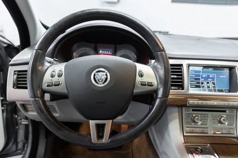 Used 2009 Jaguar XF Premium image 18