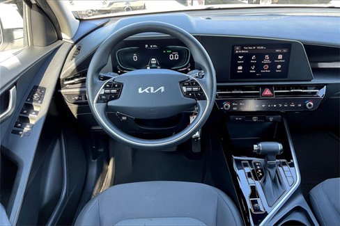 Used 2024 Kia Niro LX image 5
