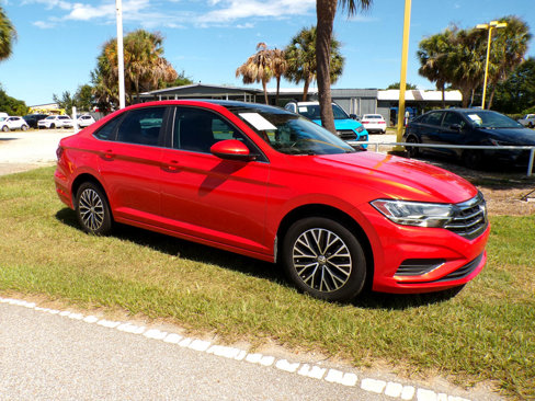 Used 2019 Volkswagen Jetta SE image 2