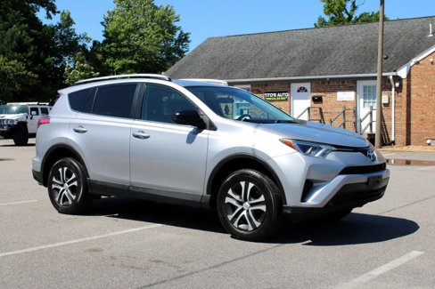 Used 2016 Toyota RAV4 LE image 10