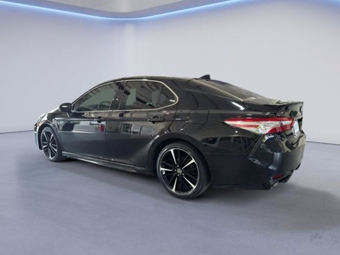 Used 2020 Toyota Camry XSE image 7