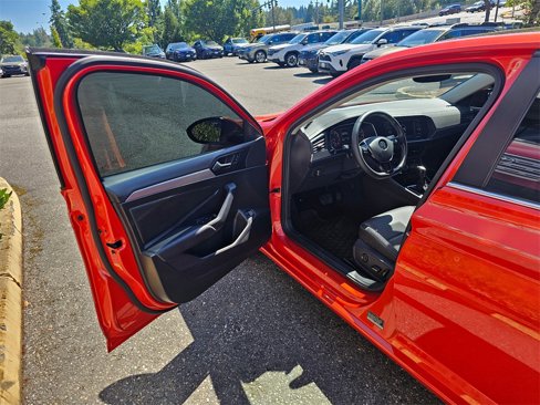 Used 2021 Volkswagen Jetta SE image 19