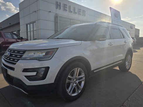 Used 2016 Ford Explorer XLT w/ Equipment Group 202A image 3