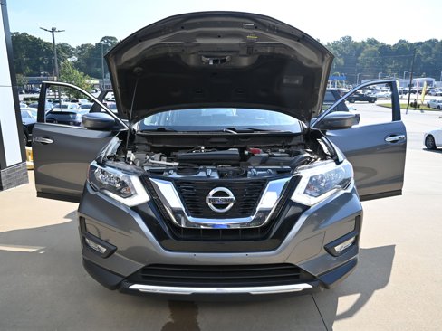 Used 2017 Nissan Rogue SV image 10
