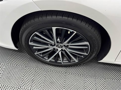 Certified 2022 Lexus ES 350 w/ Premium Package image 23