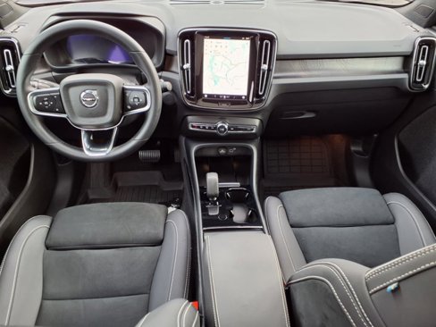Certified 2024 Volvo C40 P8 Recharge Plus w/ Climate Package image 12