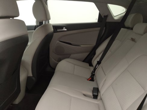 Used 2019 Hyundai Tucson SE image 18
