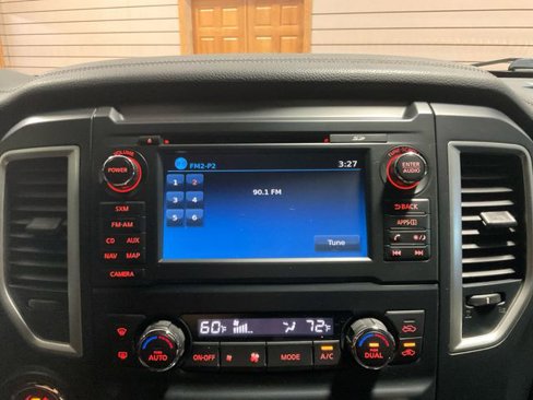 Used 2018 Nissan Titan SL w/ Midnight Edition image 13
