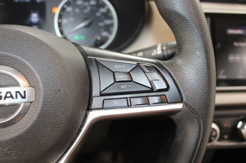 Used 2022 Nissan Versa SV image 21