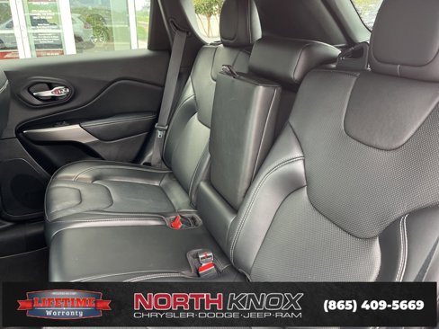 Used 2021 Jeep Cherokee Latitude Lux 80th Anniv w/ Quick Order Package 26U 80TH image 17