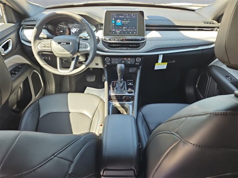 New 2025 Jeep Compass Latitude image 10