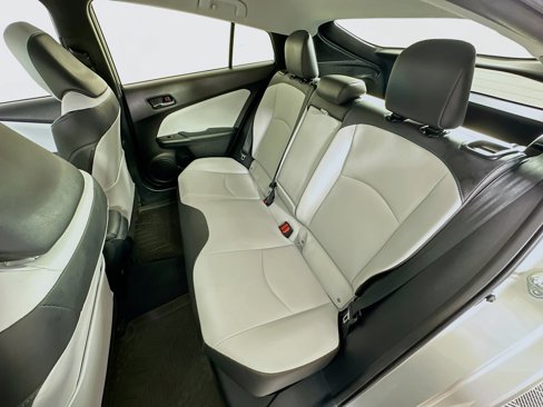 Used 2016 Toyota Prius Four image 27