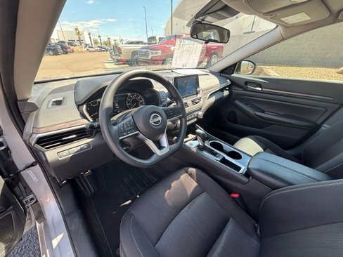 Used 2024 Nissan Altima 2.5 SV image 35