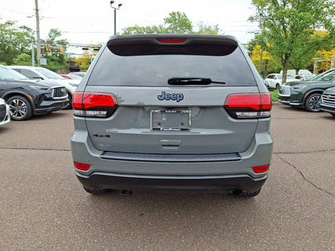 Used 2019 Jeep Grand Cherokee Laredo image 5