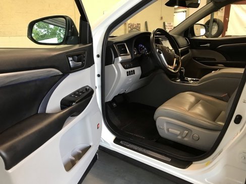 Certified 2018 Toyota Highlander Limited image 11