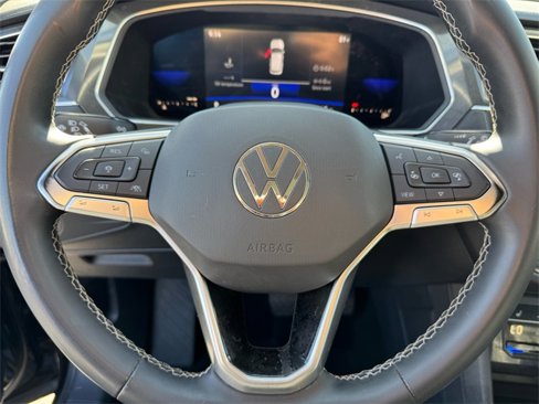 Certified 2022 Volkswagen Tiguan SE w/ Panoramic Sunroof Package image 20