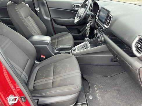 Certified 2021 Hyundai Venue SEL image 18