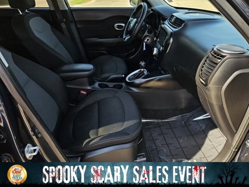 Used 2019 Kia Soul + image 12