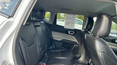 Used 2022 Jeep Compass Limited image 40