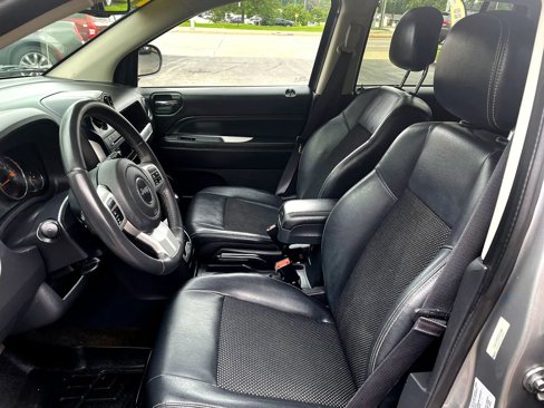 Used 2016 Jeep Compass Latitude image 9