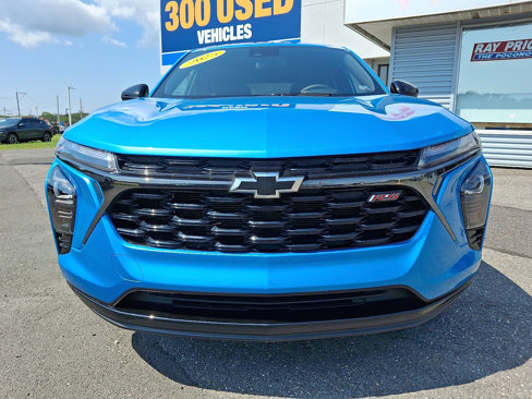 Certified 2025 Chevrolet Trax RS w/ Driver Confidence Package image 2