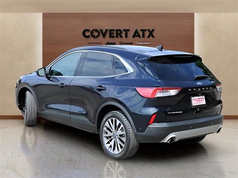 Used 2021 Ford Escape Titanium image 3