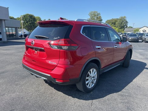 Used 2017 Nissan Rogue SV image 3