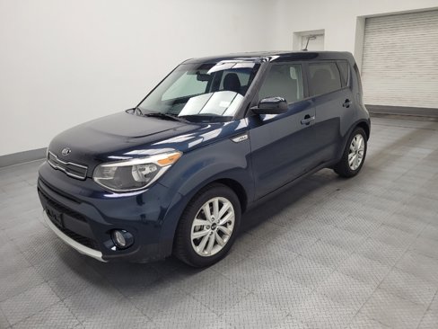Used 2017 Kia Soul + image 2
