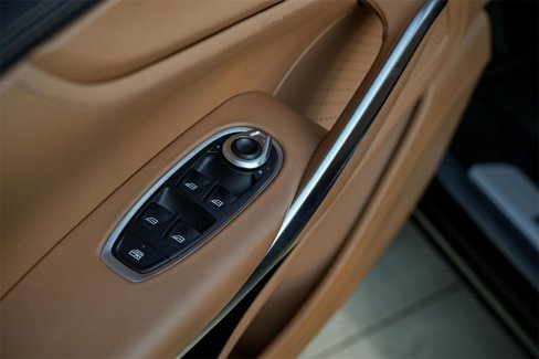 Used 2023 Aston Martin DBX image 33