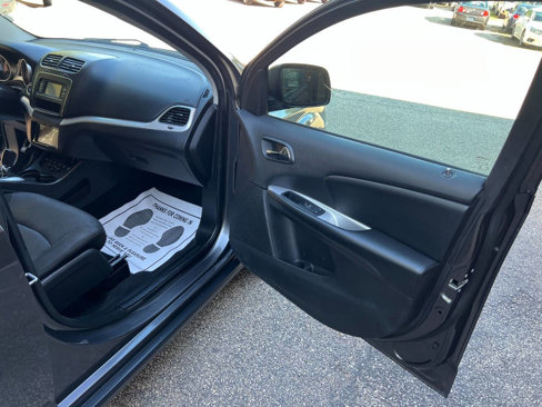 Used 2016 Dodge Journey SE w/ Flexible Seating Group image 18