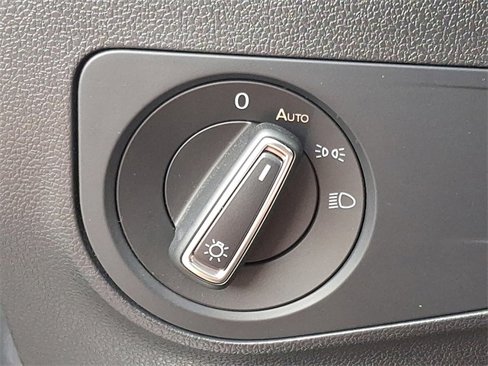 Used 2024 Volkswagen Tiguan SE R-Line image 24