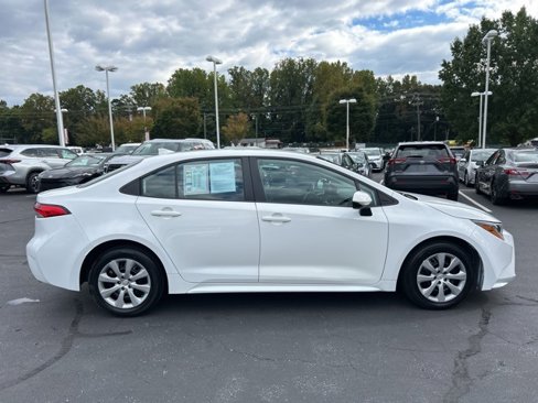 Used 2023 Toyota Corolla LE image 4