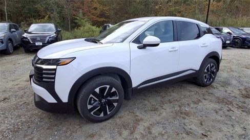 Used 2025 Nissan Kicks SV image 4